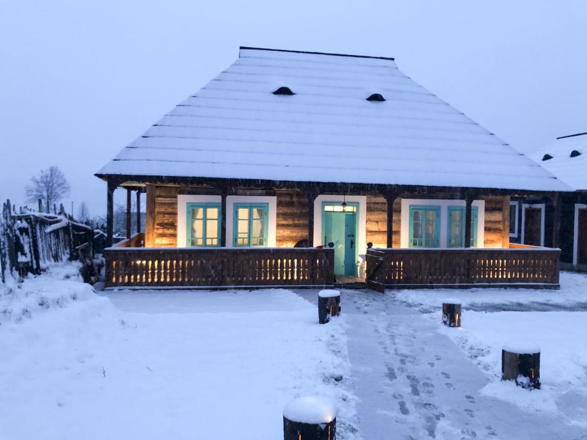 Hygge Hut Villa Vama  Exterior photo